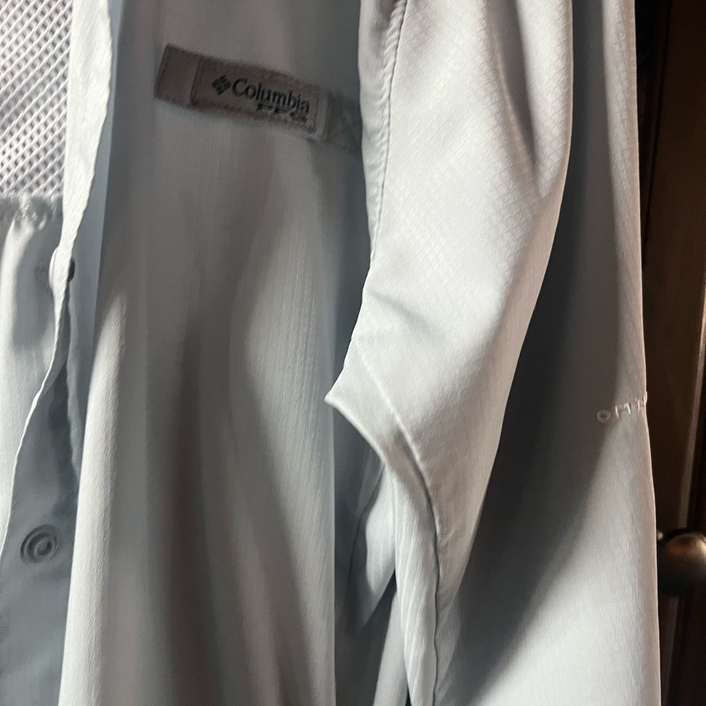 Columbia Gray Lightweight Jacket Versatile Design - image 2